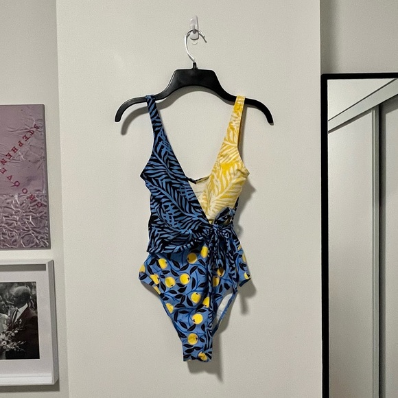 Summersalt X Diane Von Furstenberg - The Perfect Wrap One-Piece - Picture 5 of 7